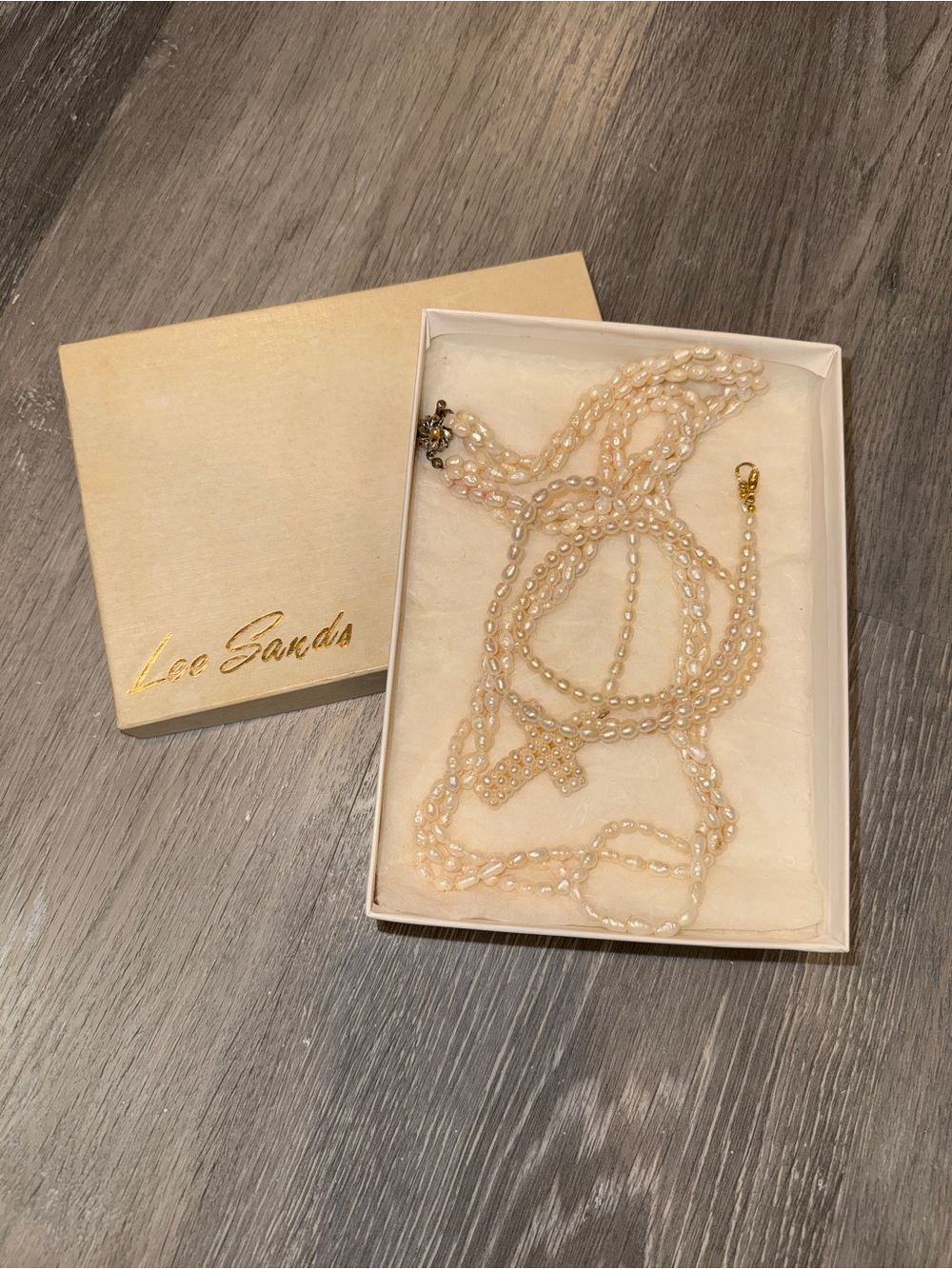 Vintage Lee Sands pearl/cross necklace set